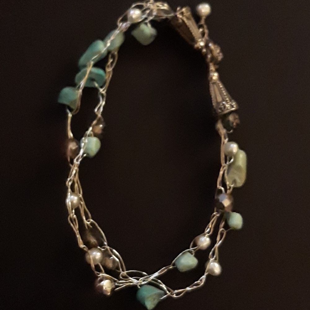 Turquoiseโ
andย freshโwaterโpearlโbracelet